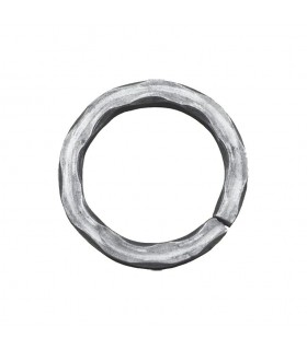Cercle diamètre 110mm ext carré de 14x14mm anneau en acier martelé dans les angles roulé non soudé