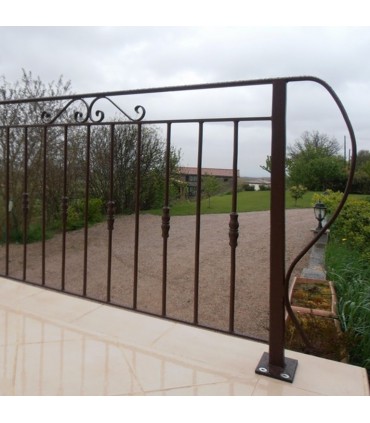 Volute en S 350x110mm en plat de 16x6mm asymétrique extrémités forgées en chevrons