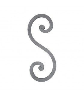 Volute S à noyaux 325x120mm carré 16x16mm en acier forgé sablé