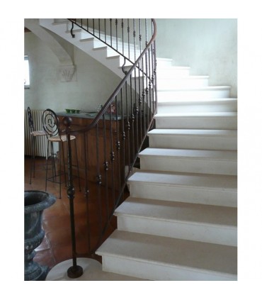 Balustres martelés 1000mm carré de 14x14mm avec un motif central forgé à chaud