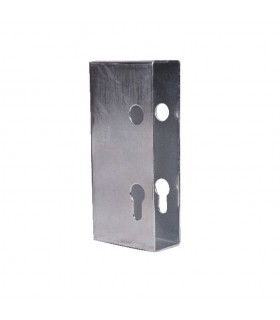 Boitier pour tube de 40x40mm pour serrure à crochet deportail coulissant