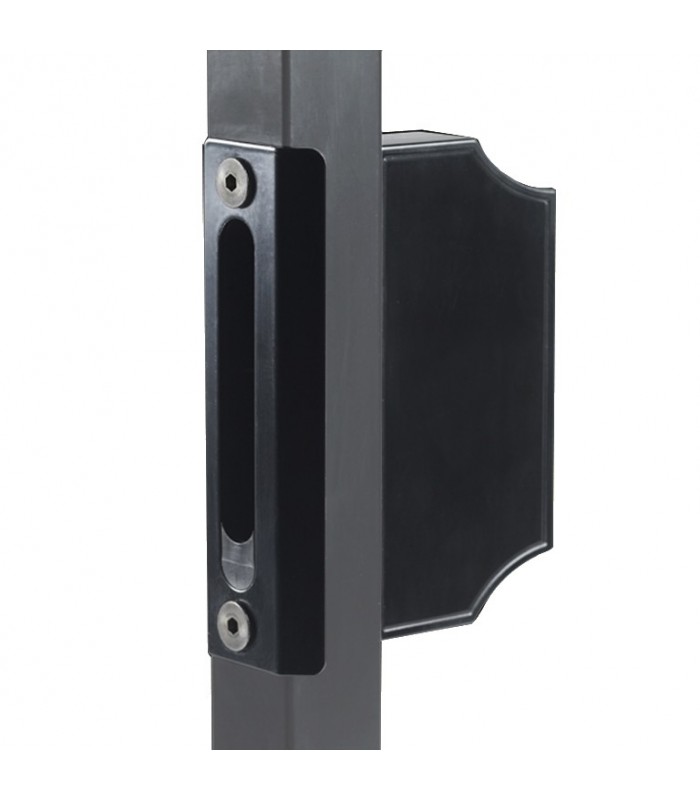 Coffre décoratif avec gâche pour serrure de portail ouvrant