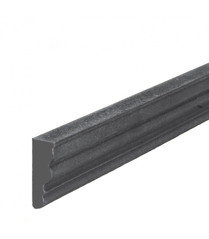 Profil mouluré 45x16mm pour habillage des soubassements de portails