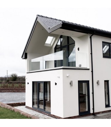 Angle intérieur ou extérieur de profil aluminium anodisé pour garde-corps en verre