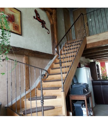 Balustre droit forgé grenaillé à motif central hauteur 1000mm  rond ø12mm