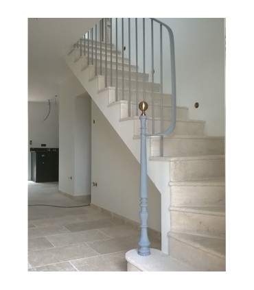 Poteaux en fonte 1150mm base ronde ø95mm dessin galbé très agréable